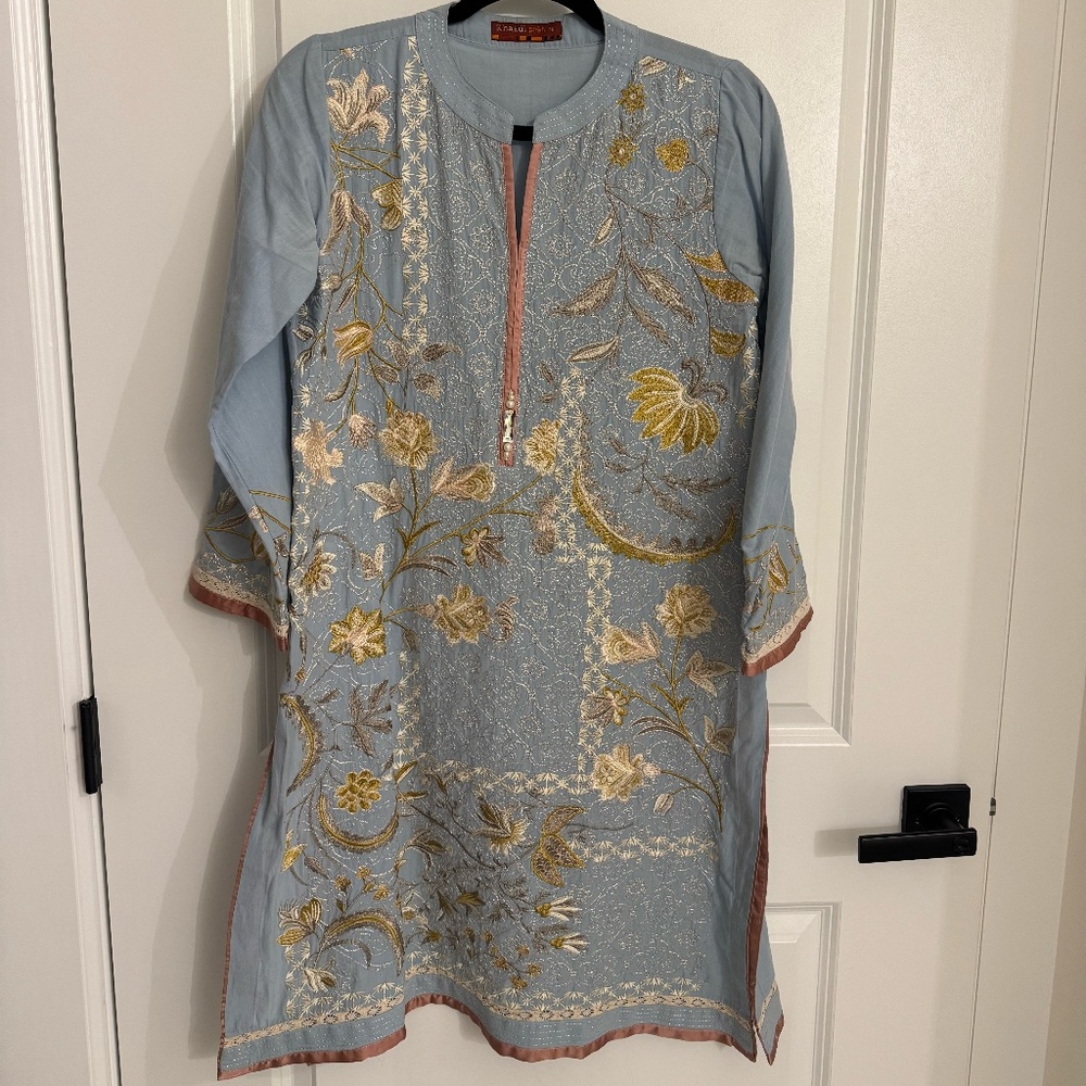 Khaki Prêt Pakistani Kurta Size 10 (Medium)